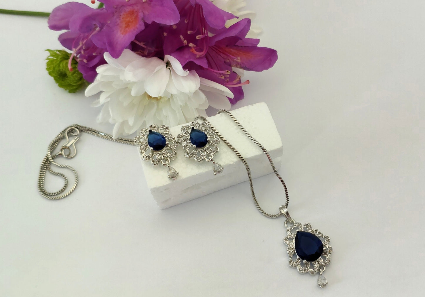Floral pendant sets