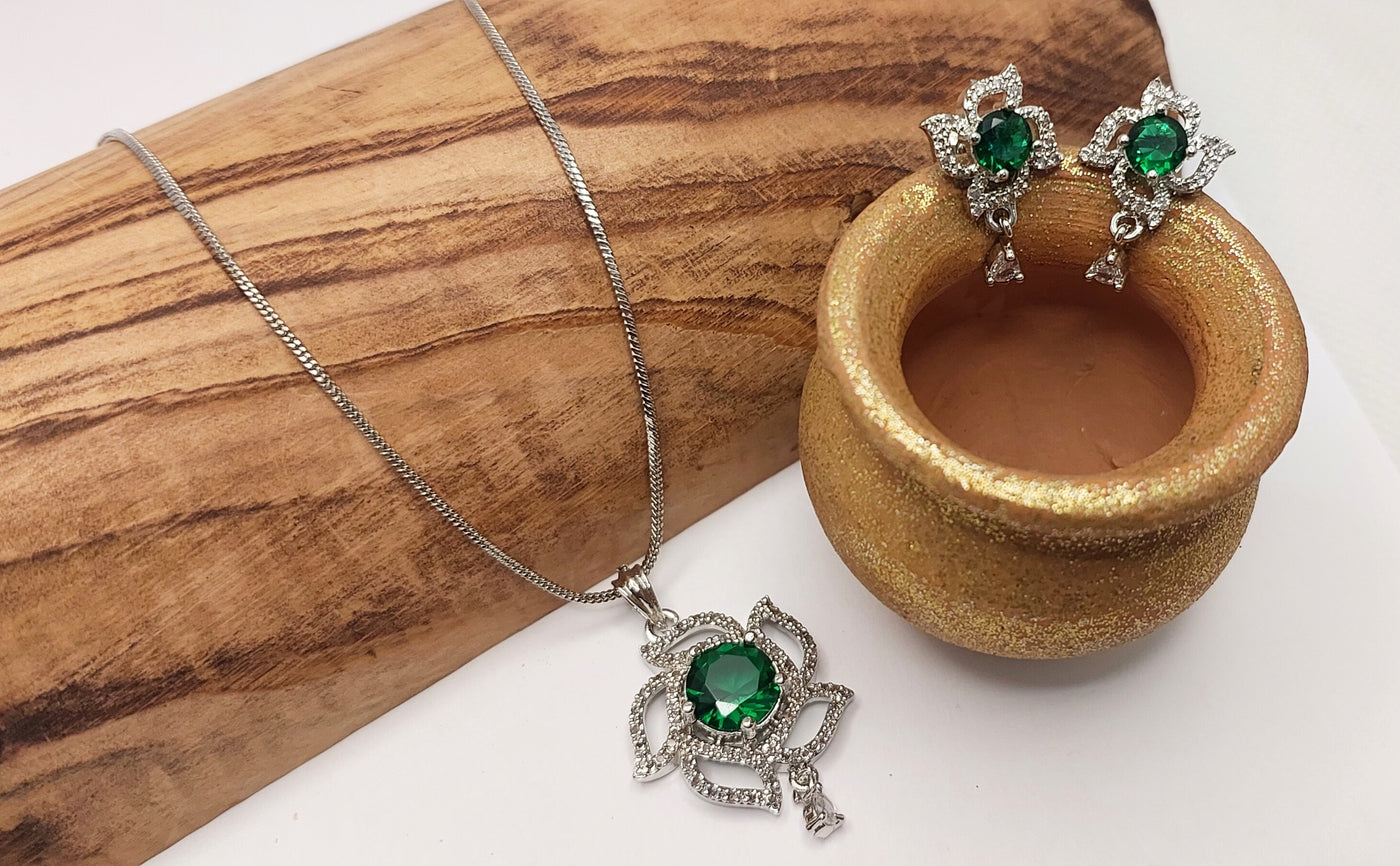 Floral hues- Green Crystal Pendant Necklace & Earrings