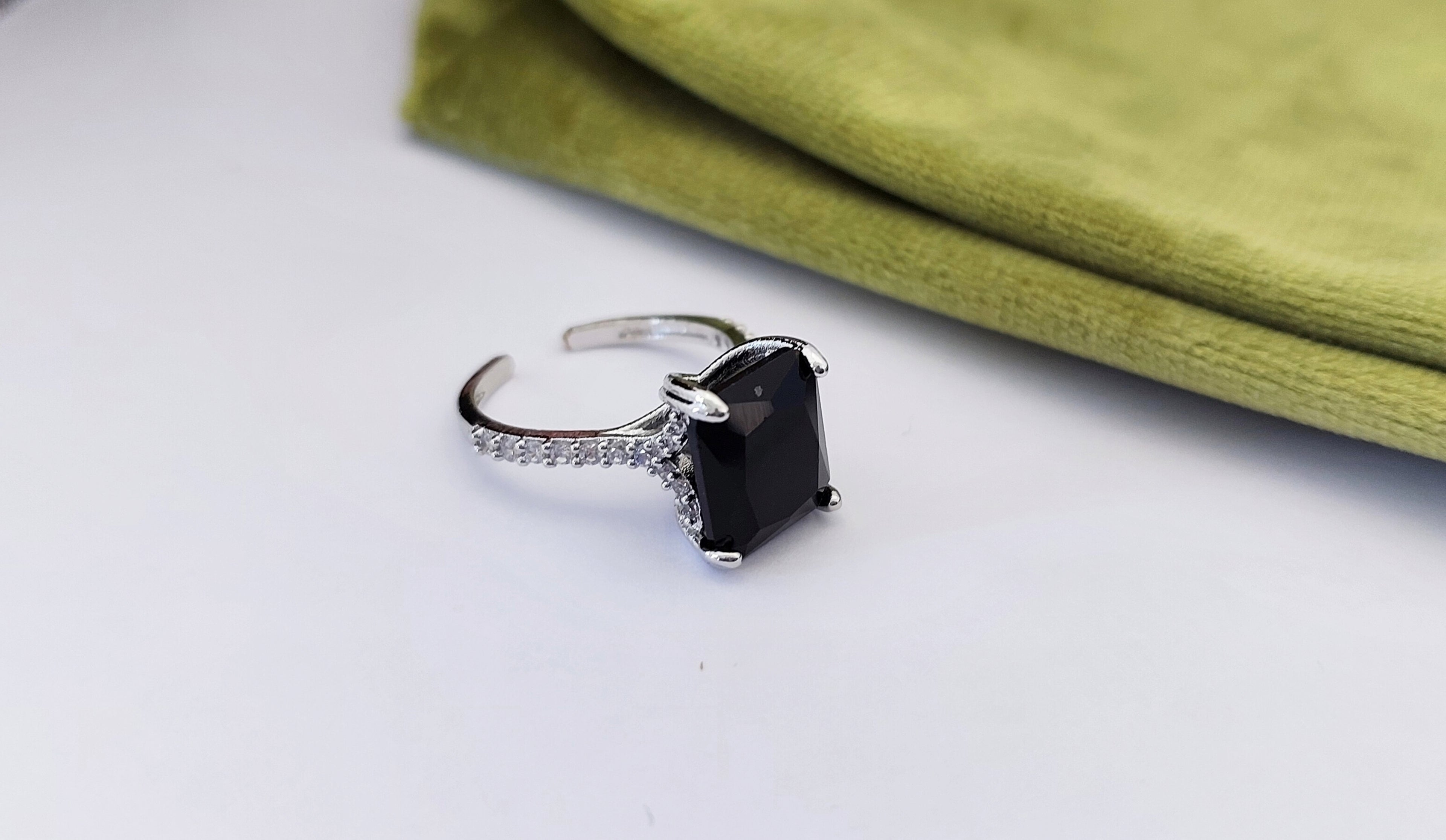 Petite vintage stone ring