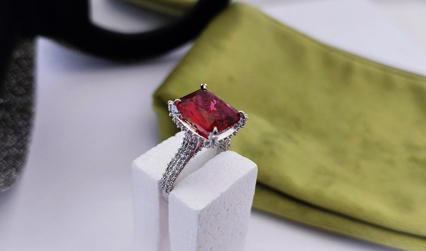 Petite vintage stone ring