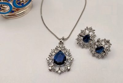 Tear drop pendant set